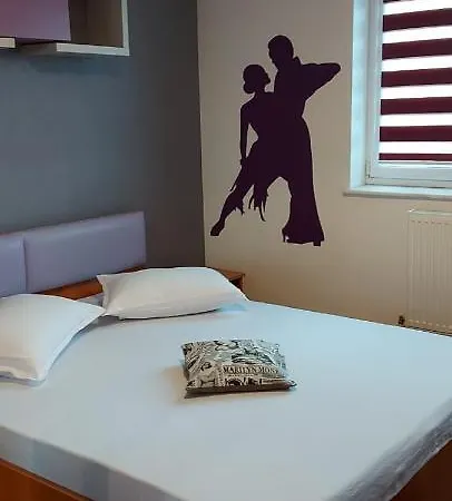 Sghaus Apartment